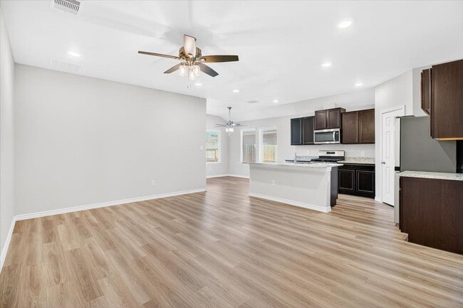 Building Photo - 1626 Comfy Wy