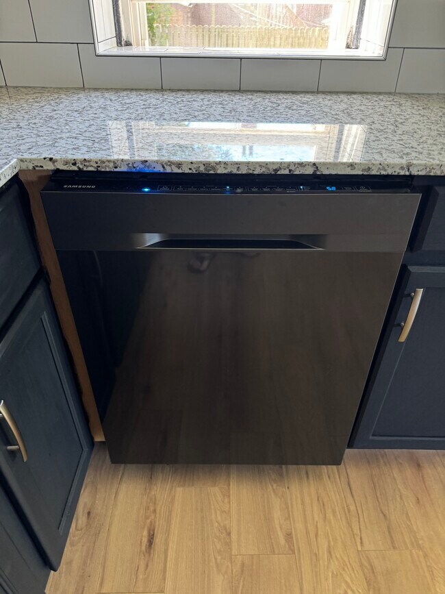 Building Photo - 3331 Lemp Ave