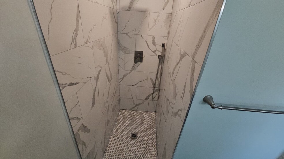 Building Photo - 2505 McKenzie Rd