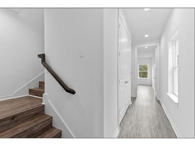 Building Photo - 3233 Real St