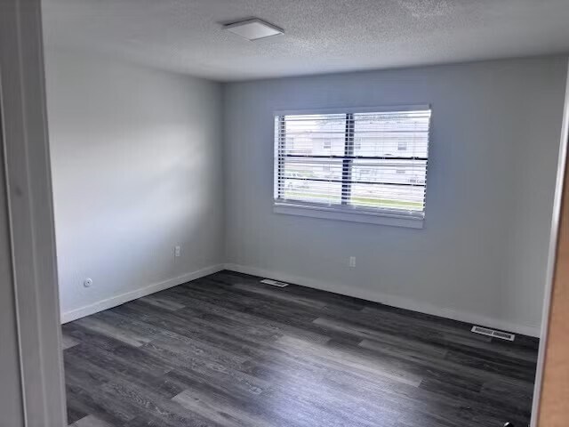 Building Photo - 4 Bonne Terre Ct