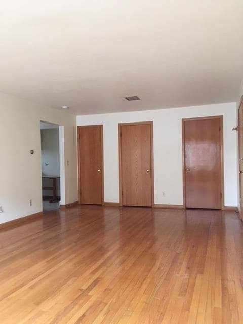 Building Photo - 925 Haywood Dr