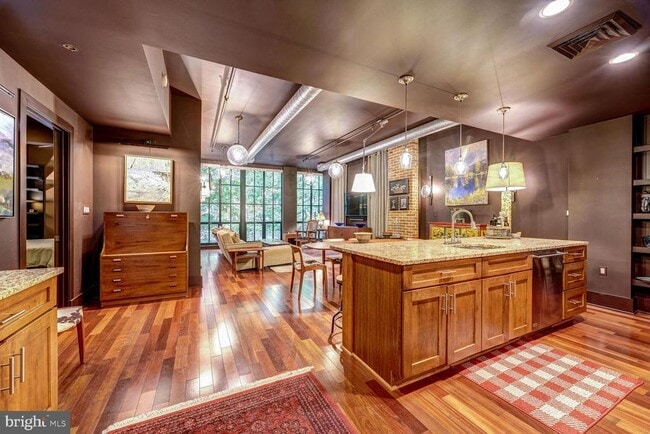 Building Photo - 1615 N Queen St