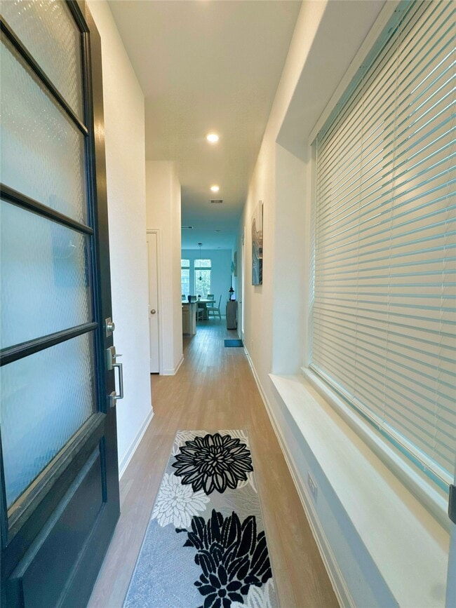 Building Photo - 4015 Champlain Wy