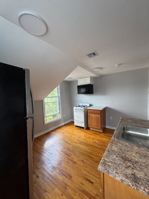 Building Photo - 224 S 7th St