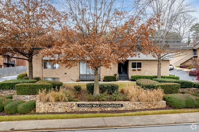 Building Photo - 4300 Chastain NE