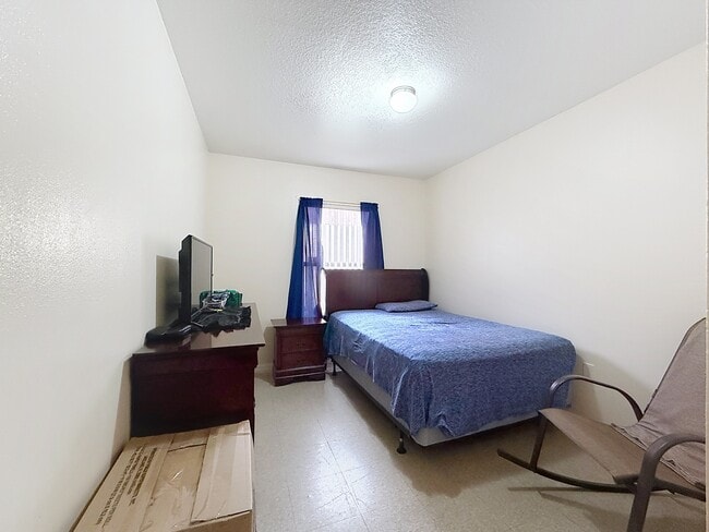 Building Photo - 522 Imperial Pl