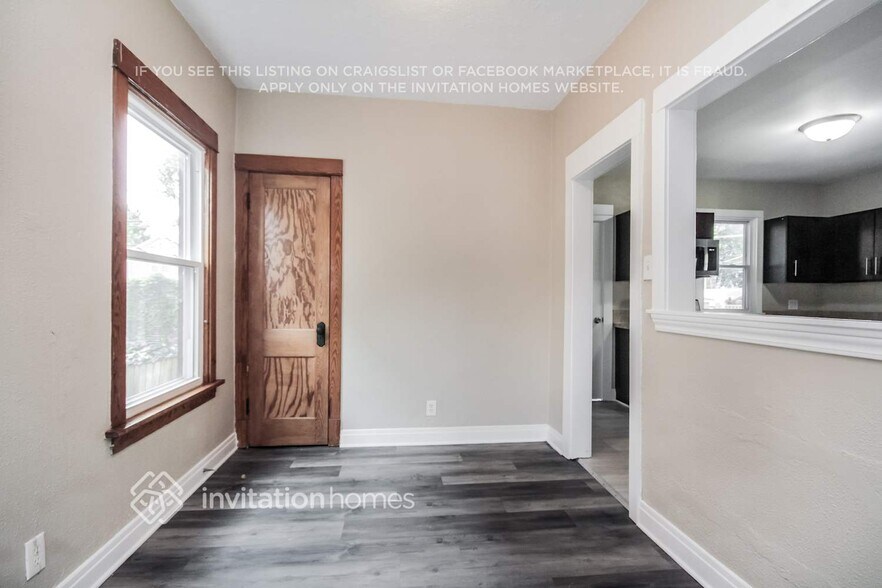 Building Photo - 5647 W Berenice Ave