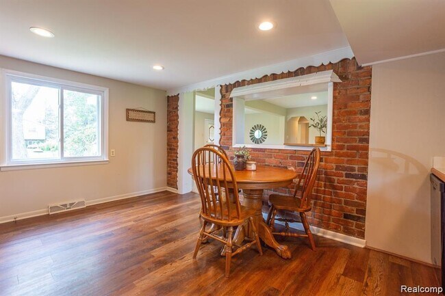 Building Photo - 2754 Candlewick Dr