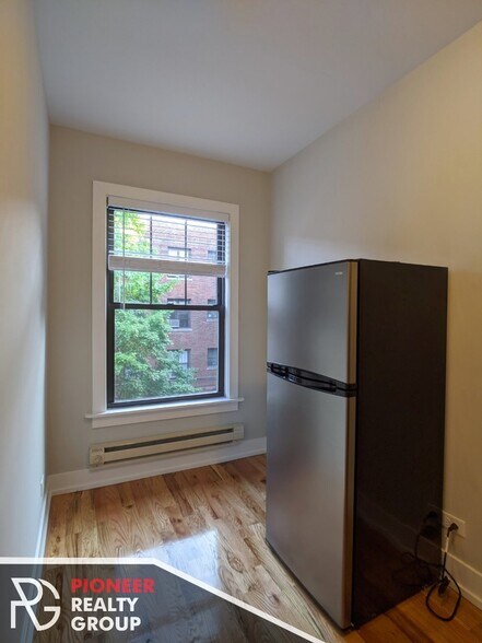 Building Photo - 2754 N Mildred Ave