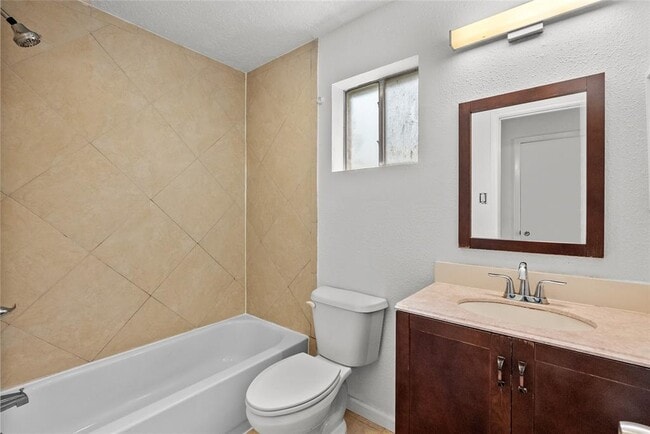 Building Photo - 2515 Northern Dr