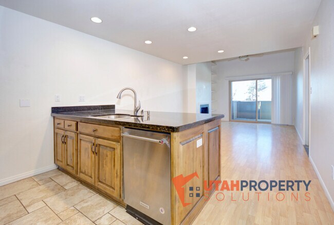Building Photo - 1180 Foothill Dr