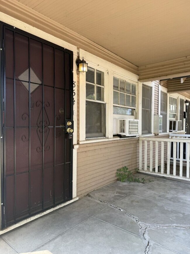 Building Photo - 854w22nd