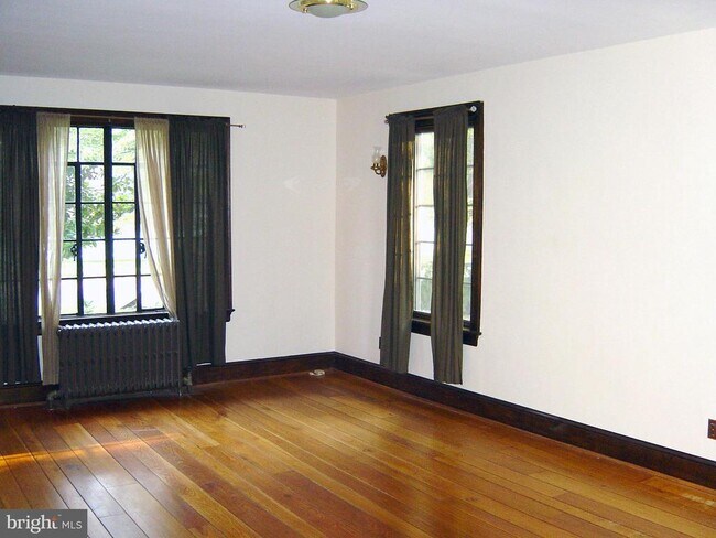 Building Photo - 4602 De Russey Pkwy