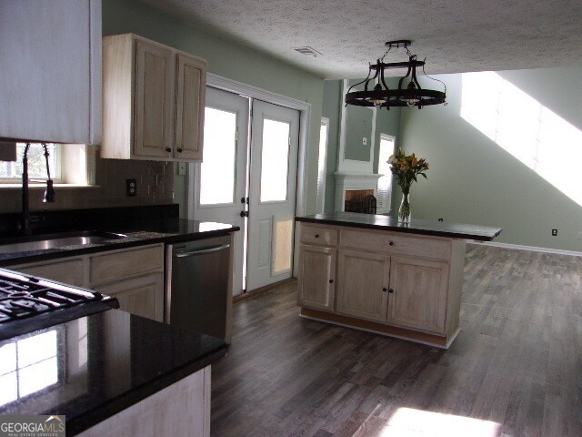 Building Photo - 340 Twin Point Way