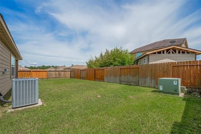 Building Photo - 12063 Quartersawn Ln