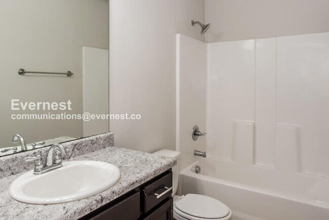 Building Photo - 120 Grip Dr