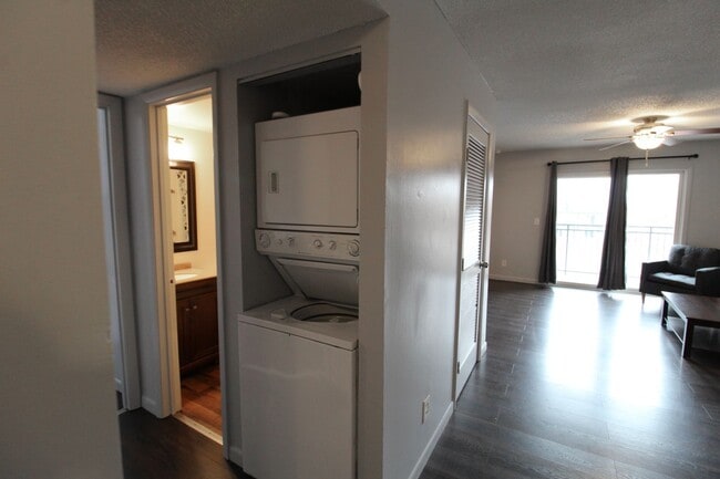 Building Photo - 1346 Hunters Rd