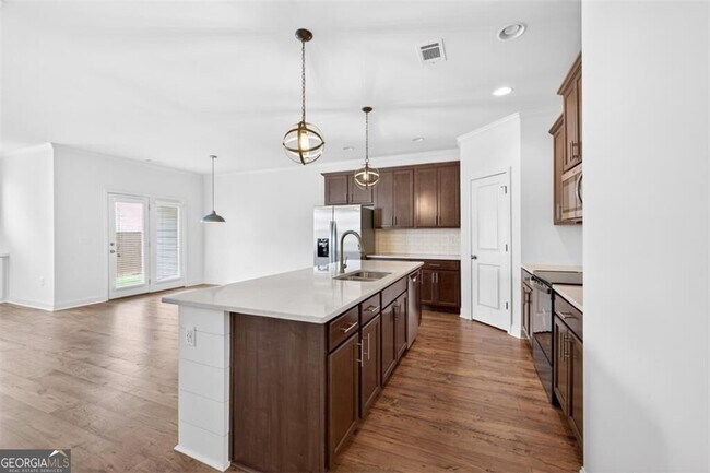 Building Photo - 5524 Garens Way