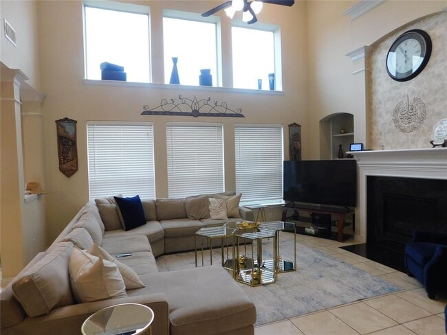 Building Photo - 5527 Baron Ridge Ln