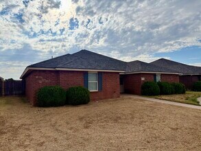 Building Photo - Privacy By Design: 3 Beds, 3 Baths, No Compromises!