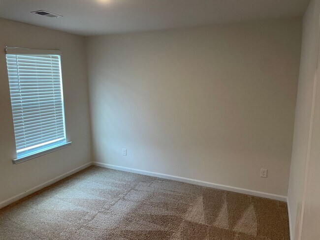 Building Photo - Complimentary Rent for a July ONLY Move in...