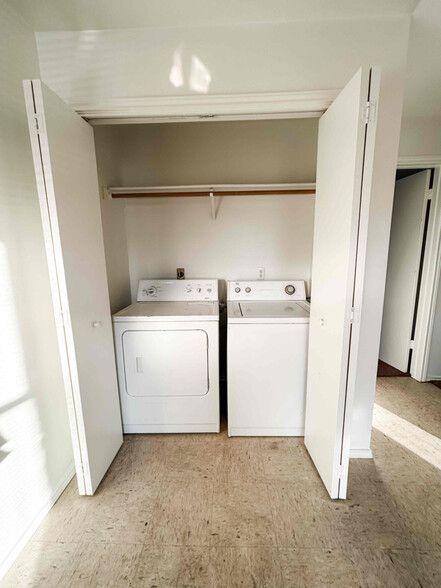 Building Photo - 1604 Windward Dr