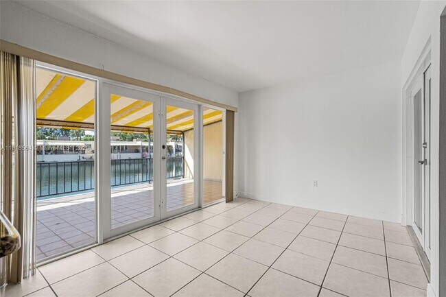 Building Photo - 15504 Sharpecroft Dr