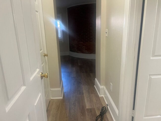 Building Photo - 33_517