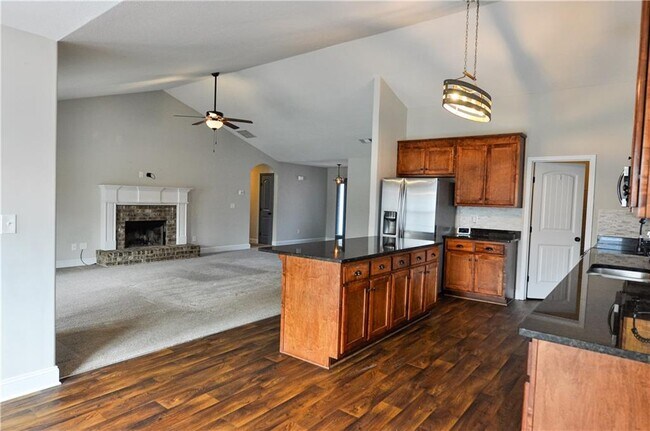 Building Photo - 691 River Mist Cir