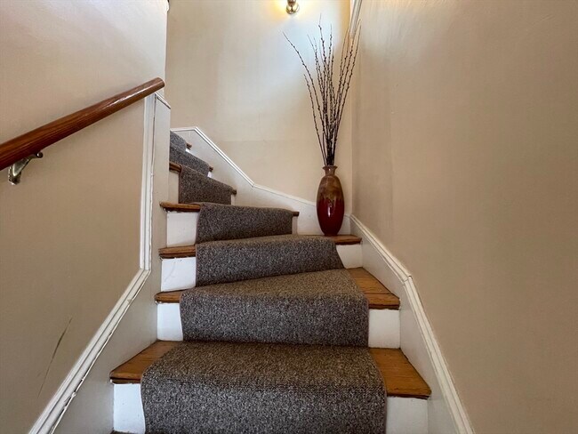 Building Photo - 29 Springfield St