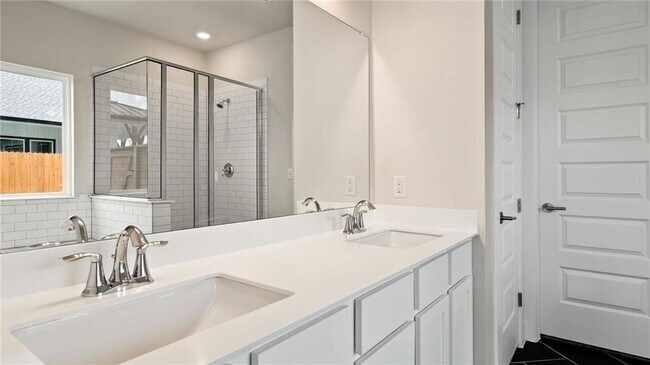 Building Photo - 7812 Hillock Terrace