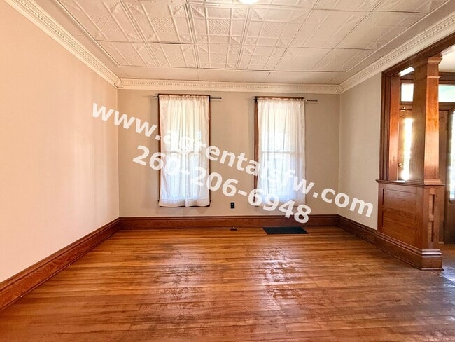 Building Photo - 3 Bedroom House