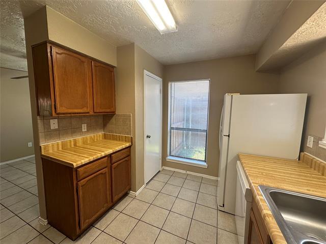 Building Photo - 4045 Cavalry Dr