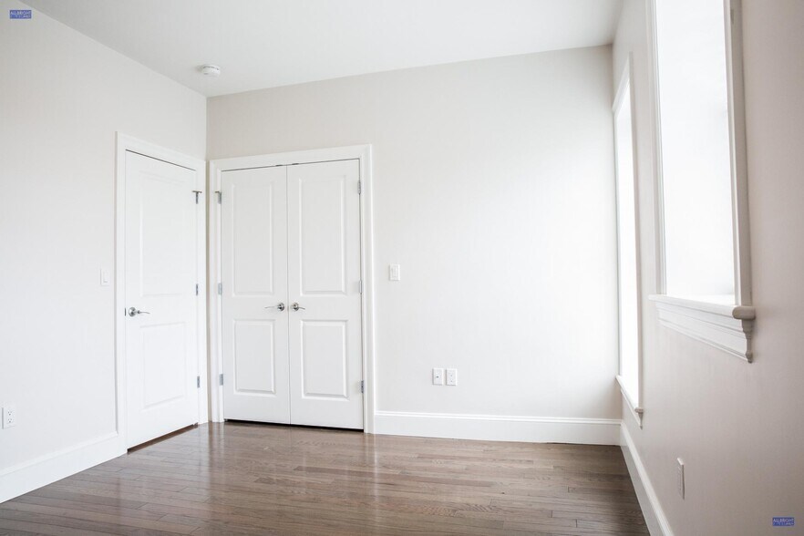 Building Photo - 12 Harvard Terrace