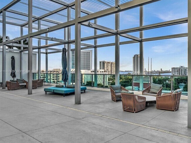 Building Photo - 3301 NE 1st Ave