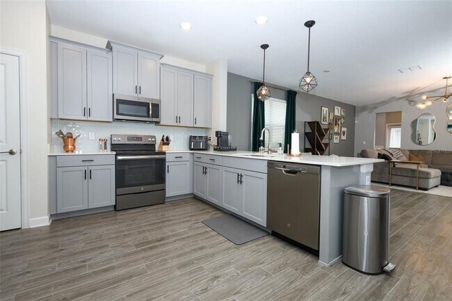 Building Photo - 12003 Theme Alley