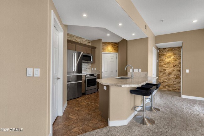 Building Photo - 13700 N Fountain Hills Blvd