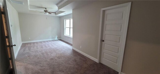 Building Photo - 5995 Arbor Knoll Pl