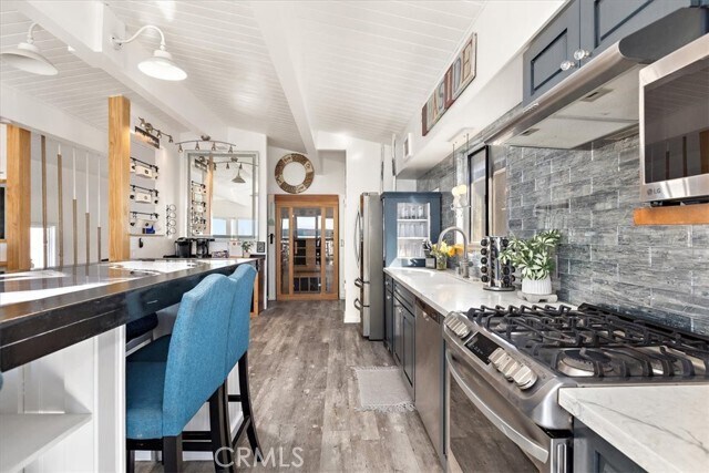 Building Photo - 2214 W Oceanfront