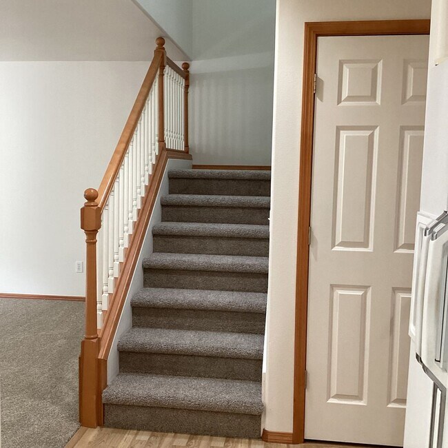 Building Photo - Bright & Spacious Everett Condo – 3 Bed, 2...