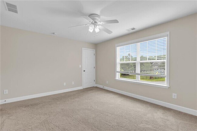 Building Photo - 3295 Carrick Rd