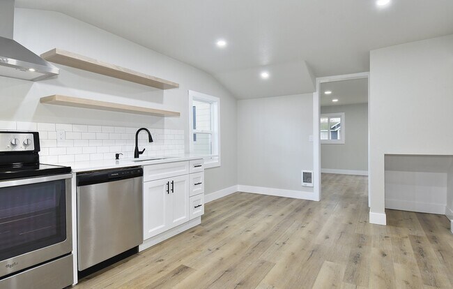 Building Photo - 202 NE 92nd Pl