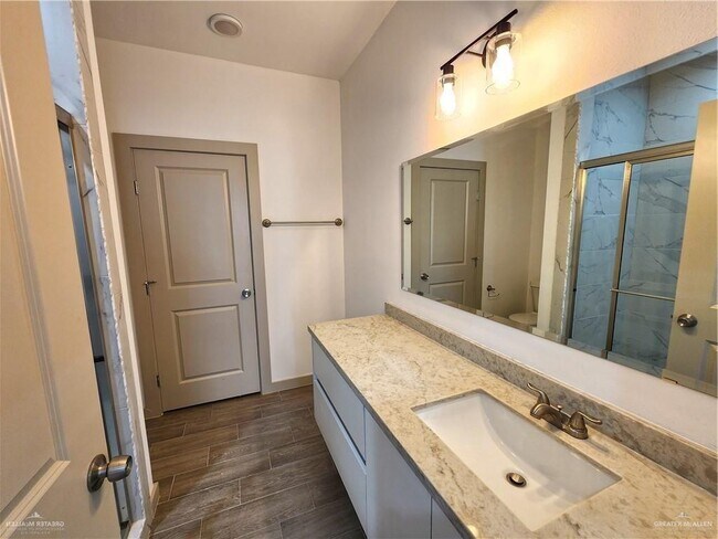 Building Photo - 23 Frio Ave