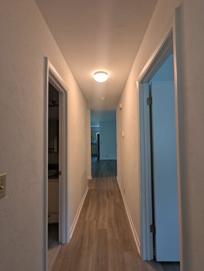 Building Photo - 2 bedroom/ 2 bath in Turkey Creek Forest