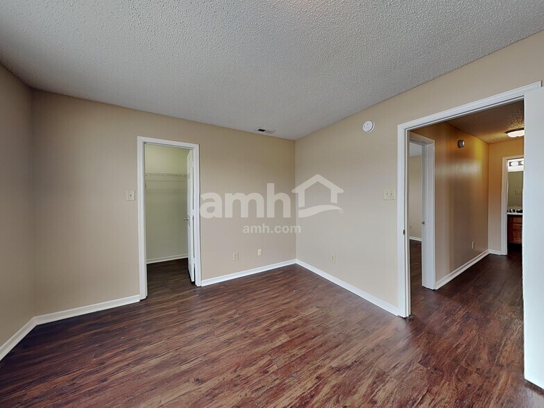 Building Photo - 936 Shenandoah Way