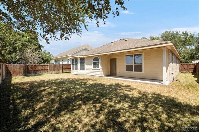 Building Photo - 3010 San Sebastian St