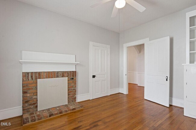 Building Photo - 106 W Ivey St