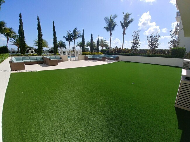 Building Photo - 3000 Coral Way