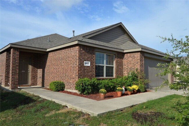 Primary Photo - Beautiful Spacious 4 Bedroom Home